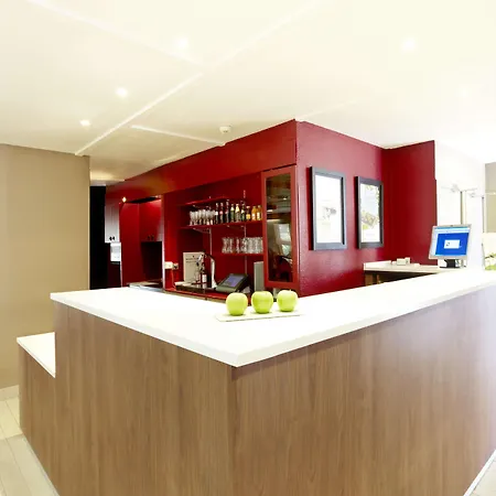 Kyriad Aeroport Marseille ホテル ヴィトロル