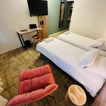 Hotel Kyriad Aeroport Marseille 3*
