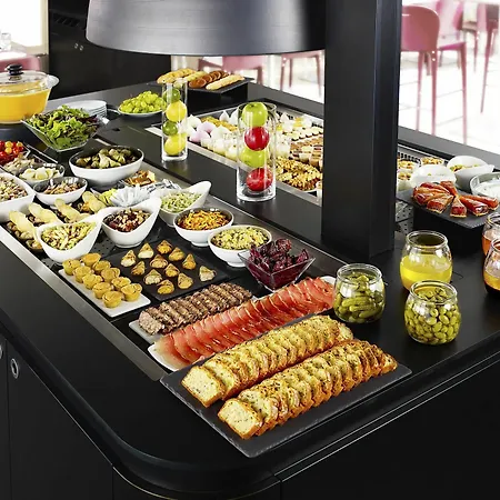 ホテル Kyriad Aeroport Marseille 3*