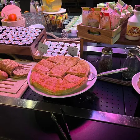 Kyriad Aeroport Marseille Hotel 3*