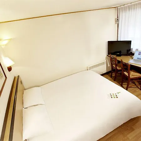Kyriad Aeroport Marseille Hotel 3*